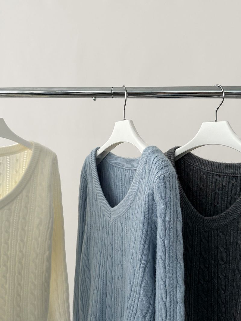 Frost soft V-neck wool knitwear