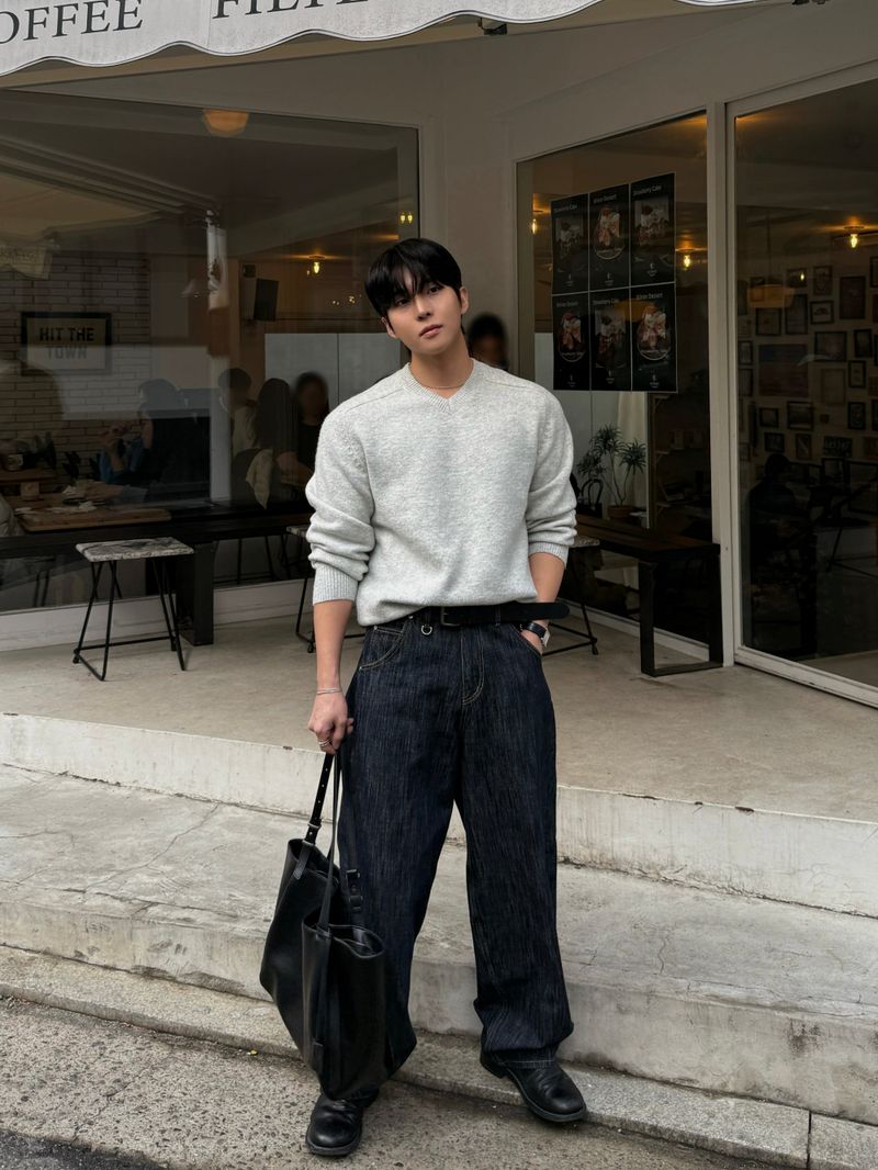 Settle line v-neck knitwear