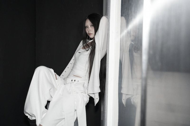 [label] layered tie damage wide pants (white)