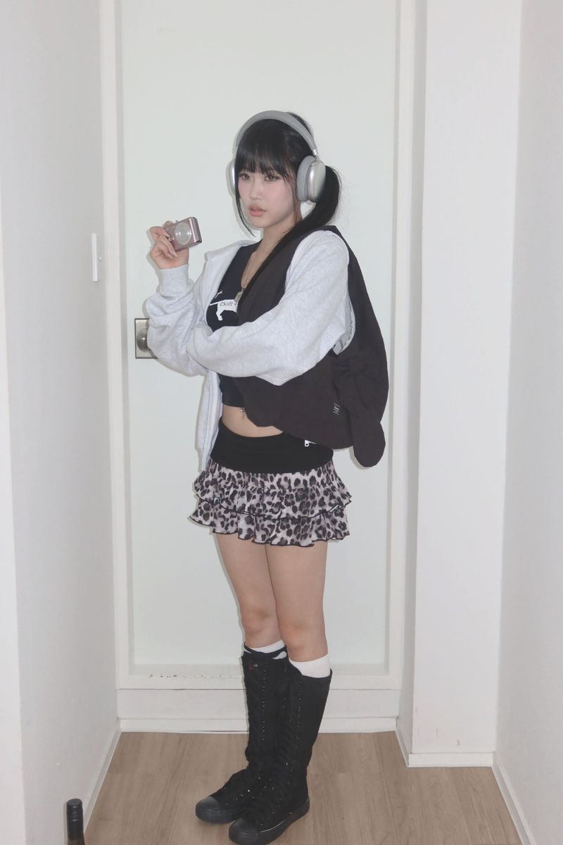  Bunny Ribbon Hobo Bag _ black