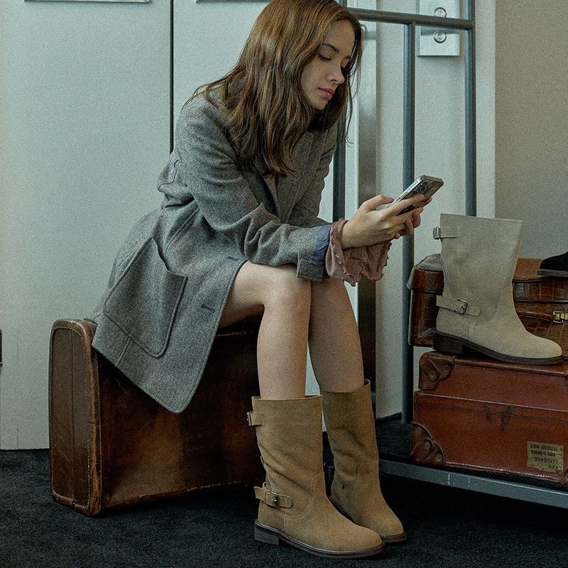 SHOEHI（シューハイ）の「Nana Cowhide Suede Two Belt Boots_B1342(4Colors)（Shoes）」