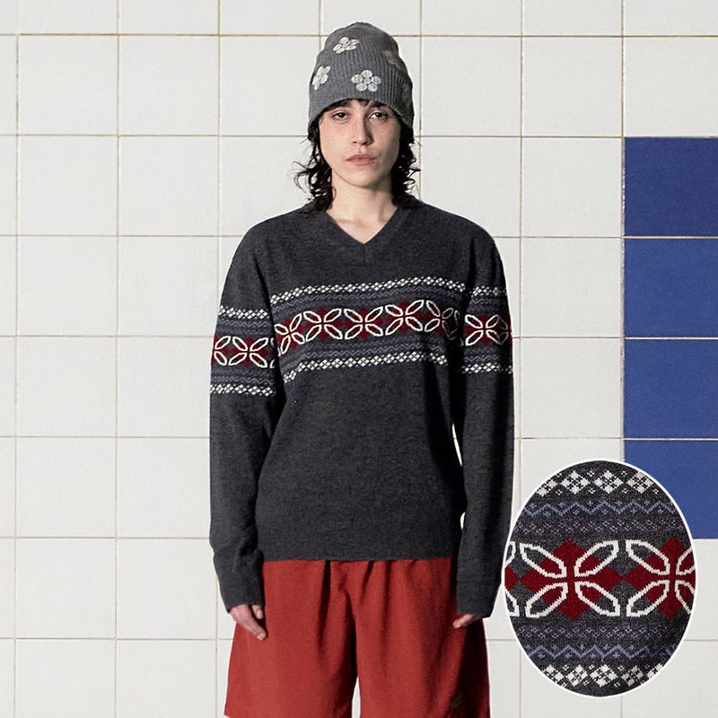 UNALLOYED(アナロイド)の「CLOVER ARGYLE V NECK KNIT / CHARCOAL(Tops)」