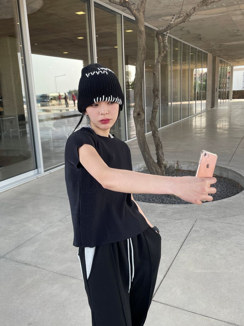 Scratcher beanie