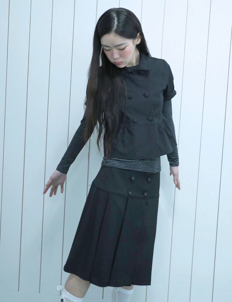 UGLYSHADOW（アグリーシャドウ）の「BUTTON DOUBLE PLEATED MIDI SKIRT(BLACK)（Skirts）」