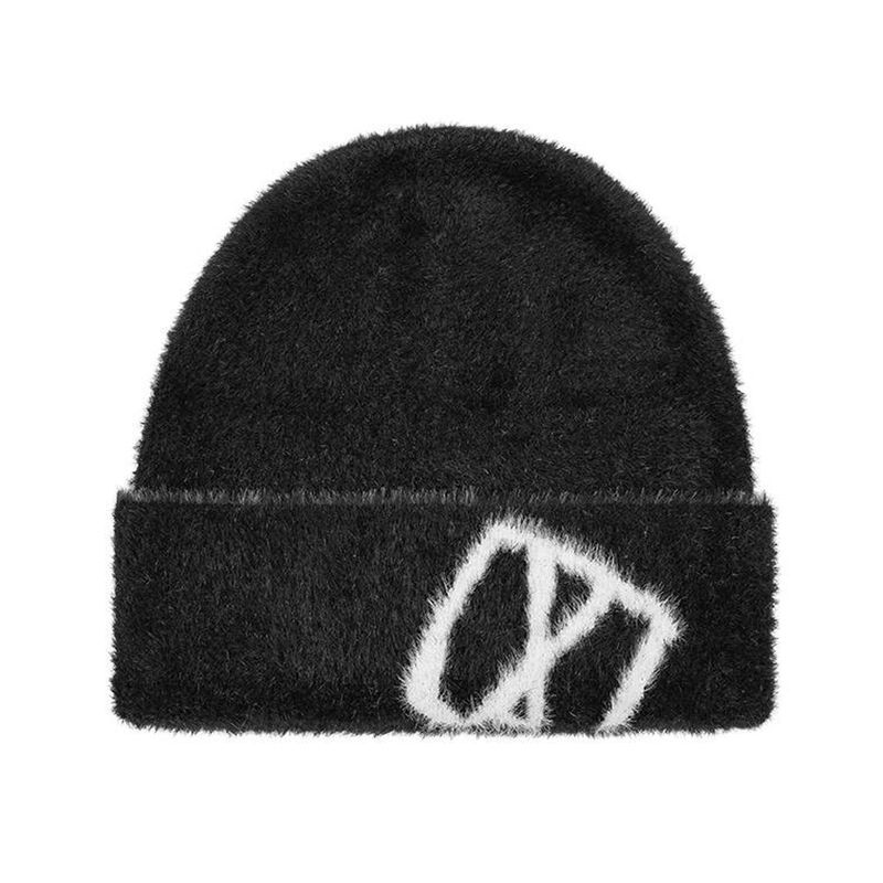VA Square Jacquard Angora Beanie / Black