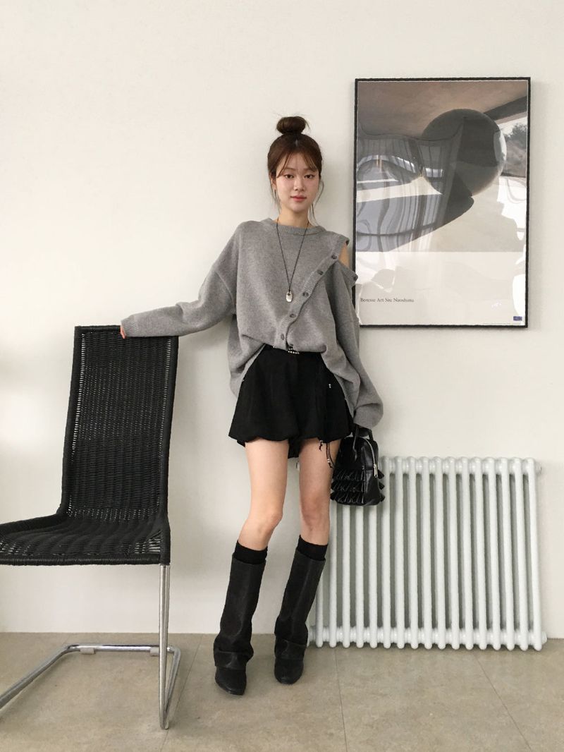 Cross button loose wool knit