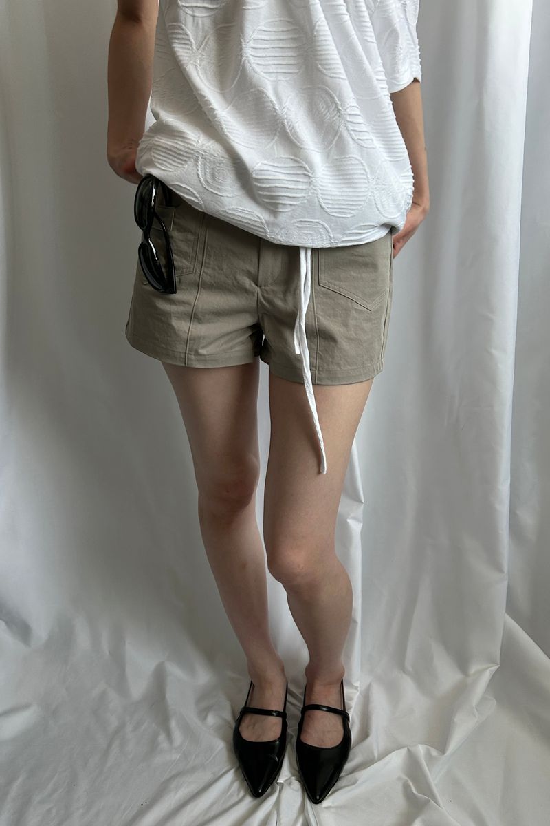 MDNC（エムディーエヌシー）の「LOW POCKET SHORTS [Beige]（Pants）」