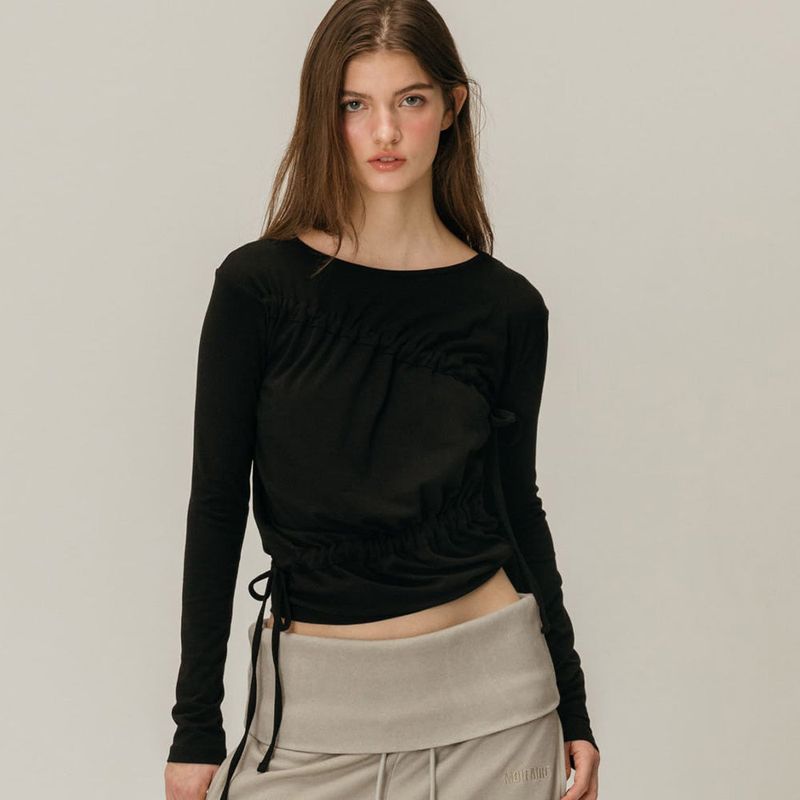 MOIFAIRE（モイフェア）の「SHIRRING BOAT NECK T-SHIRT / BLACK（Tops）」