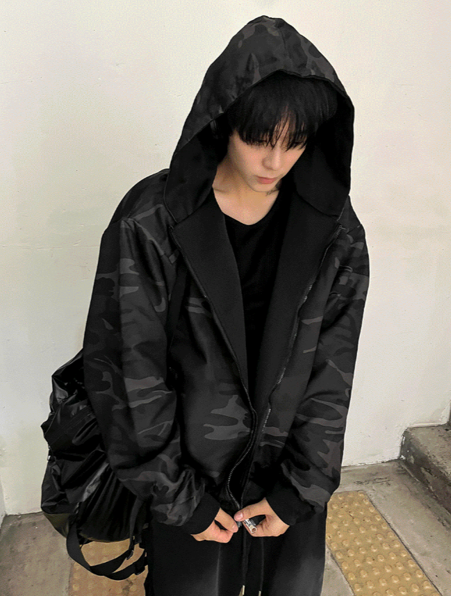 COSYHARU（コシハル）の「Reversible Camo & Deep Black Oversized Zip-up Hoodie（Tops）」