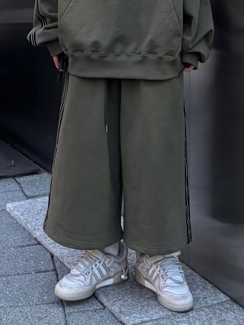 world tape shorts