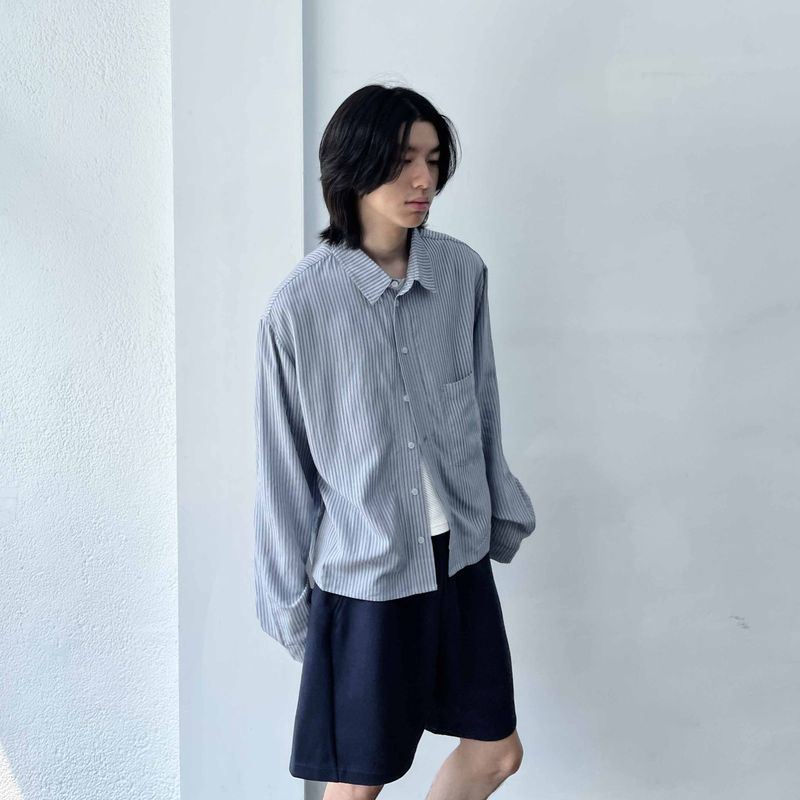 Sharp Silhouette Striped Wide Shirt