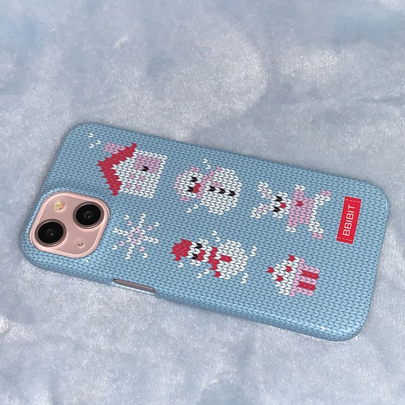 BBIBIT(ピビット)の「Snowman Village Knit Hard Case (Glossy)(Smartphone Accessories)」