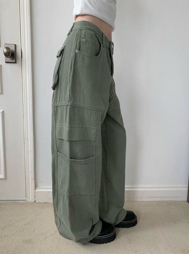 Clun Cut Wide String Cargo Pants