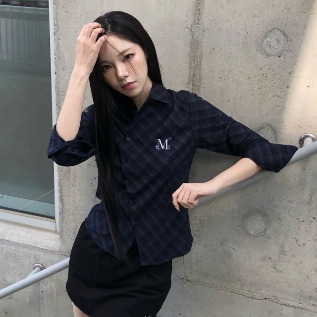 MUCENT（ムセント）の「アビアンカーブドスリムフィットチェックシャツ（トップス）」