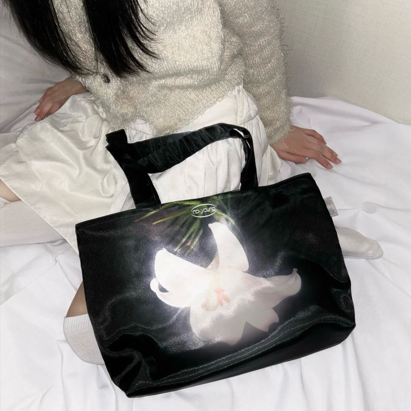 nokyoung(ノクヨン)の「サテン ショルダー ビッグ リリー バッグ(バッグ)」