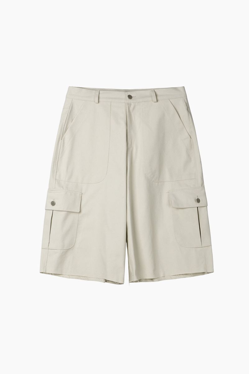 Rough-cut Bermuda shorts