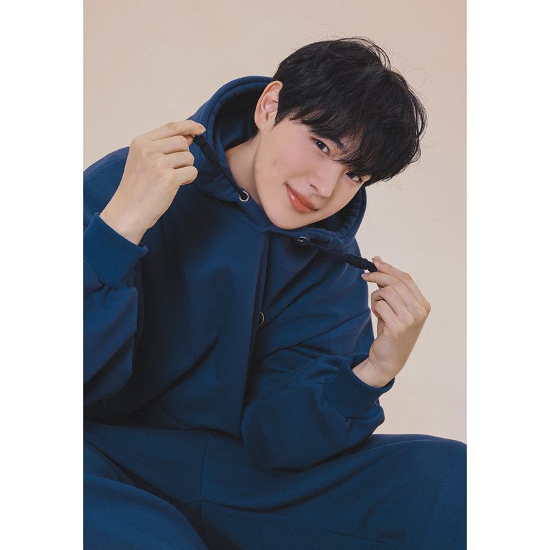 HOLYNUMBER7 X CHOI BYUNGCHAN CHICK GRAPHICS HOODIE_NAVY