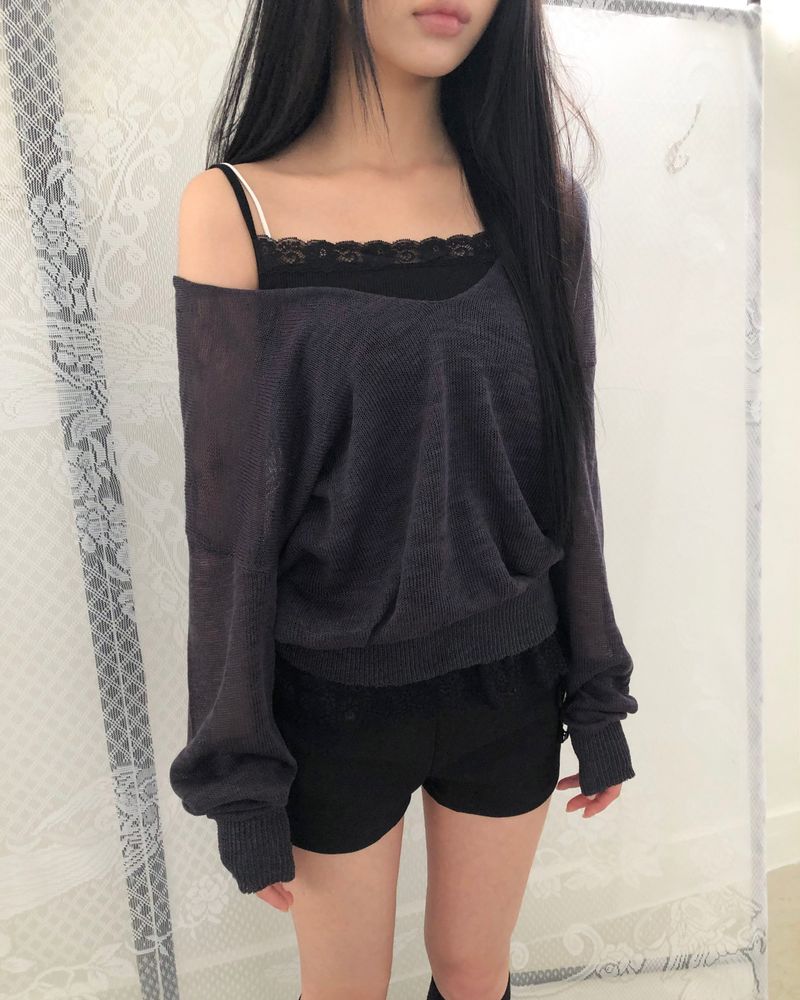 Karom Deep V-Neck Long Sleeve Knit Top