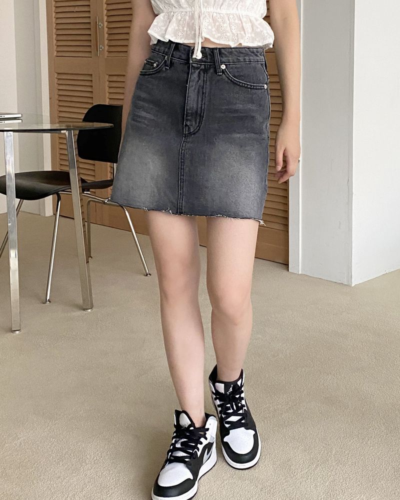 WONDER WONDER（ワンダーワンダー）の「[MADE] Inch Basic Denim Mini Skirt（Skirts）」