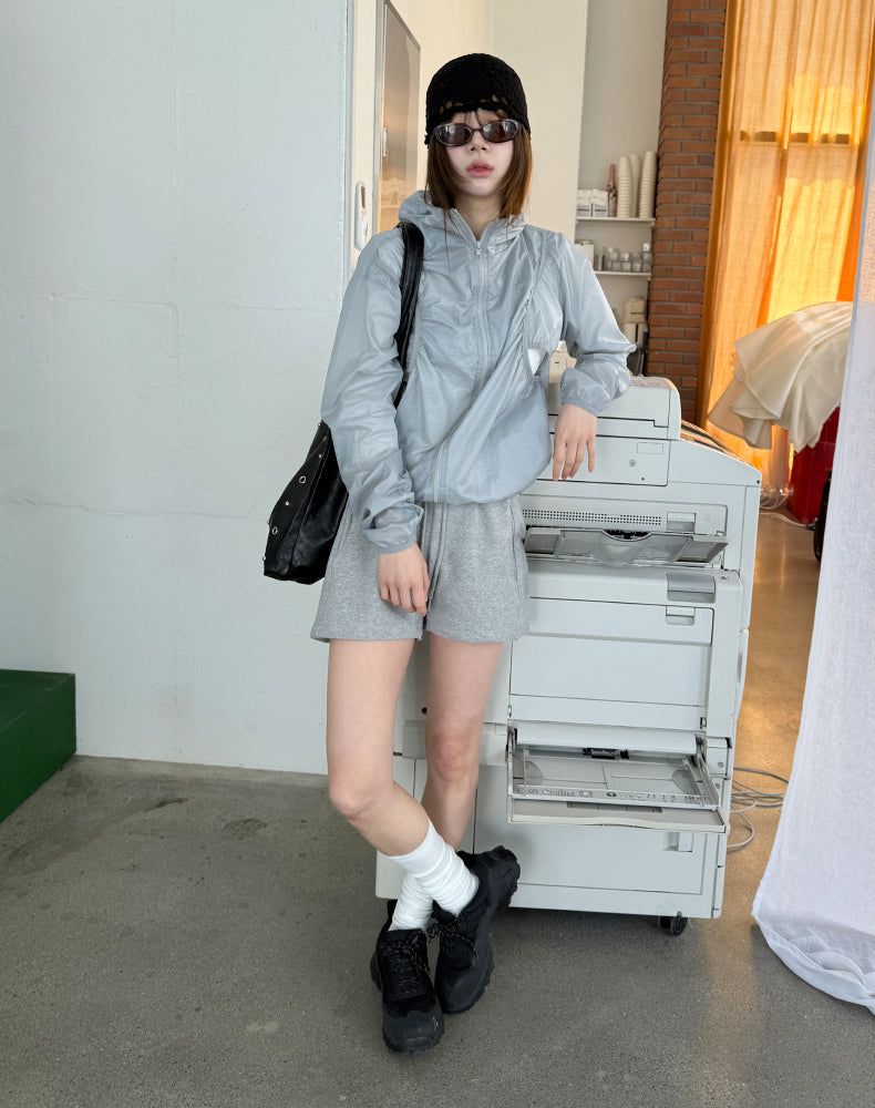 slit wind breaker