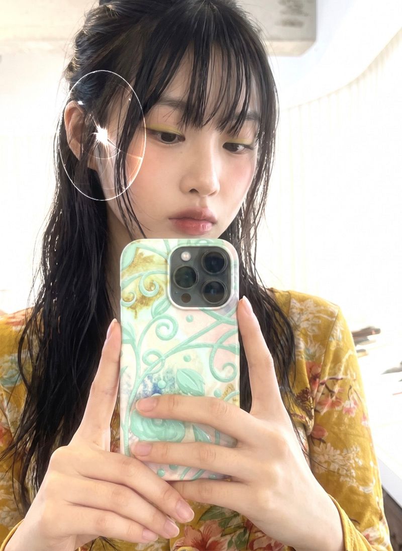hasroom（hasroom）の「[hard]フラットエフ (beige)（スマホグッズ/小物）」
