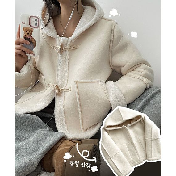 hijjoo（ハイチュー）の「Carter Cute Hood Tteokbokki Mustang Jumper（Jackets/Outerwear）」