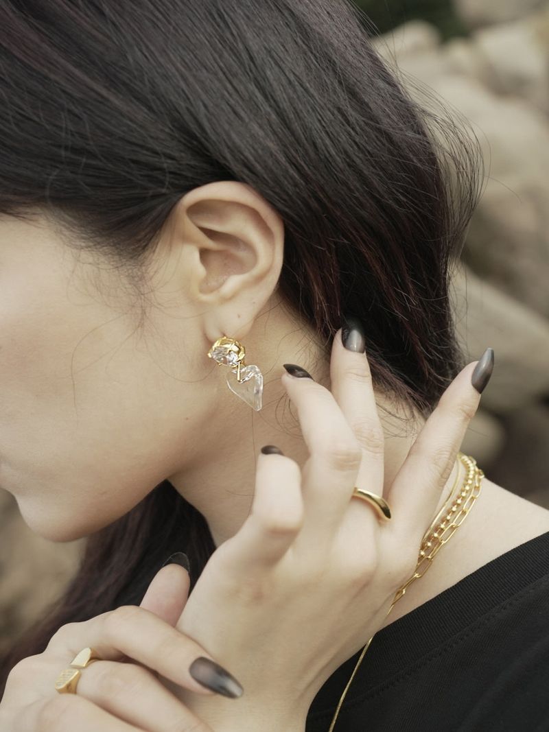 no.21 earring gold