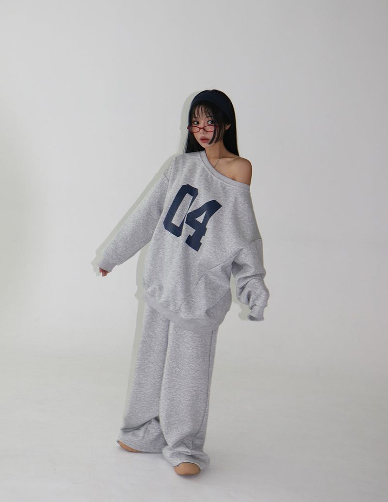 Number off-shoulder oversized fit sweat suit set