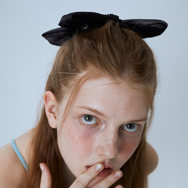 CLASSIC BLACK RIBBON PIN (BLACK)