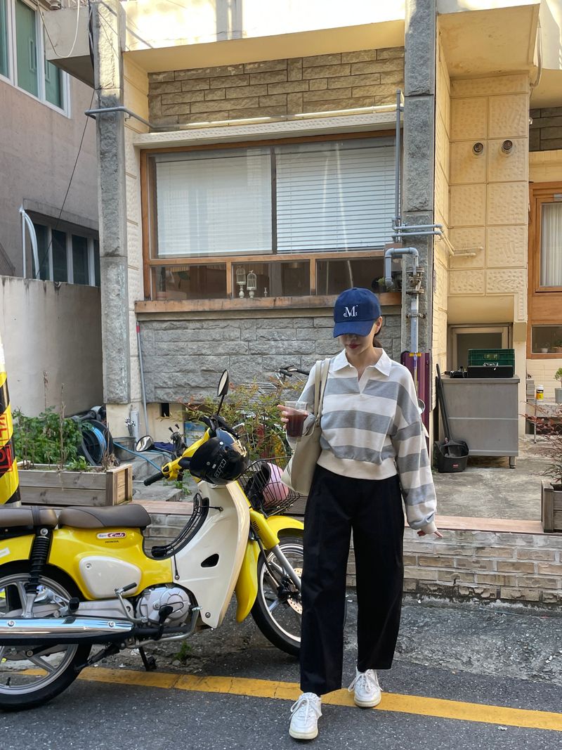 Round baggy fit cotton pants