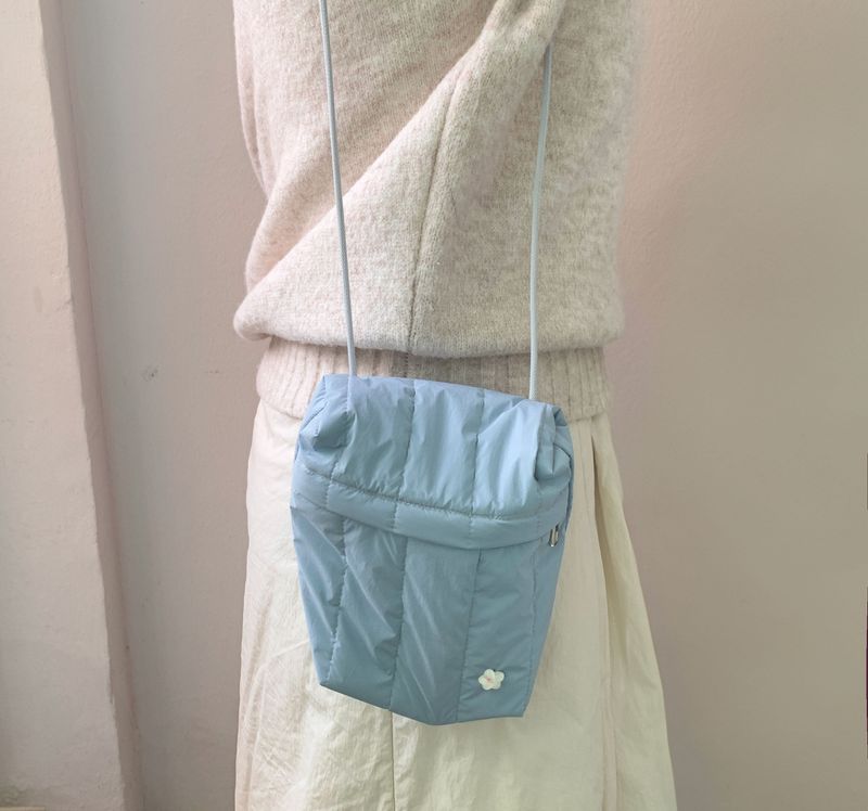 mini pocket bag - padding glossy blue