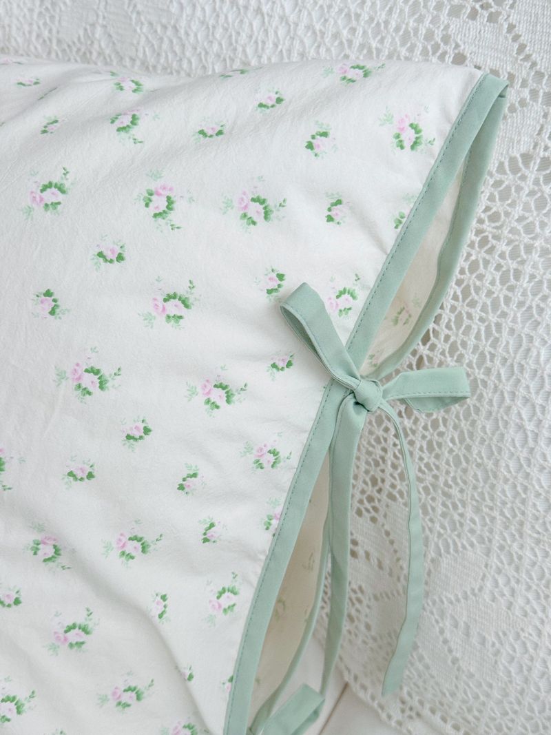 Flo ribbon string pillow cover floral pattern hotel style