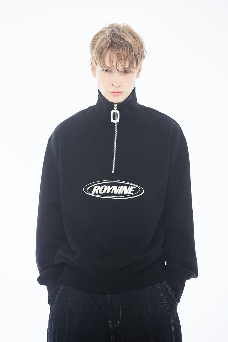 ROYNINE(ロイナイン)の「Black Logo Half Zip-Up Sweatshirt(Tops)」