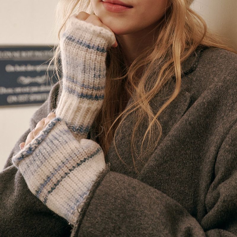 ALLINCOMPLETE（オールインコンプリート）の「Journey Of Sky Hand Warmer (Clear Day)（Fashion Accessories）」
