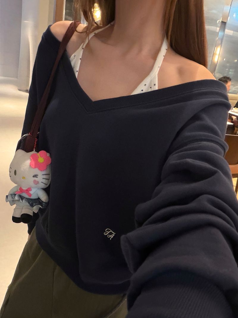 [MADE] TA DEEP V-NECK SWEATSHIRT