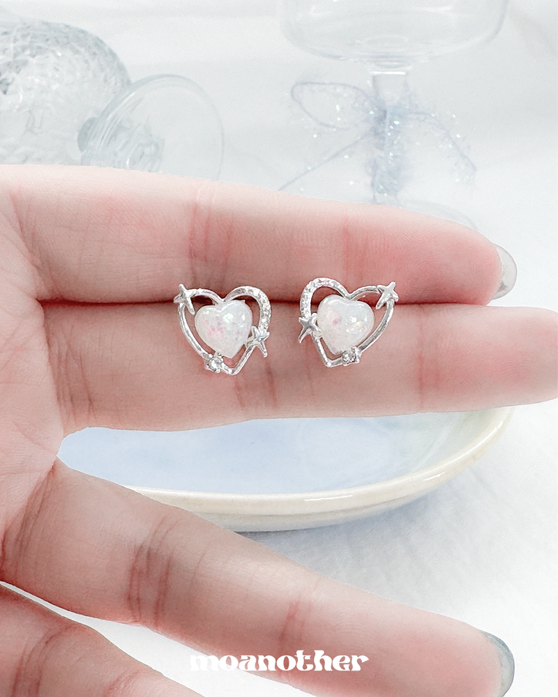 [Hearts2Hearts Juun Pick!](Silver Post) Opal Heart Earring