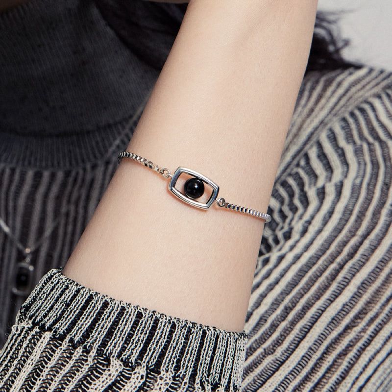 BONAFIDE JEWELRY（ボナファイドジュエリー）の「Rectangle UFO Onyx Bracelet (Silver)（Accessories）」