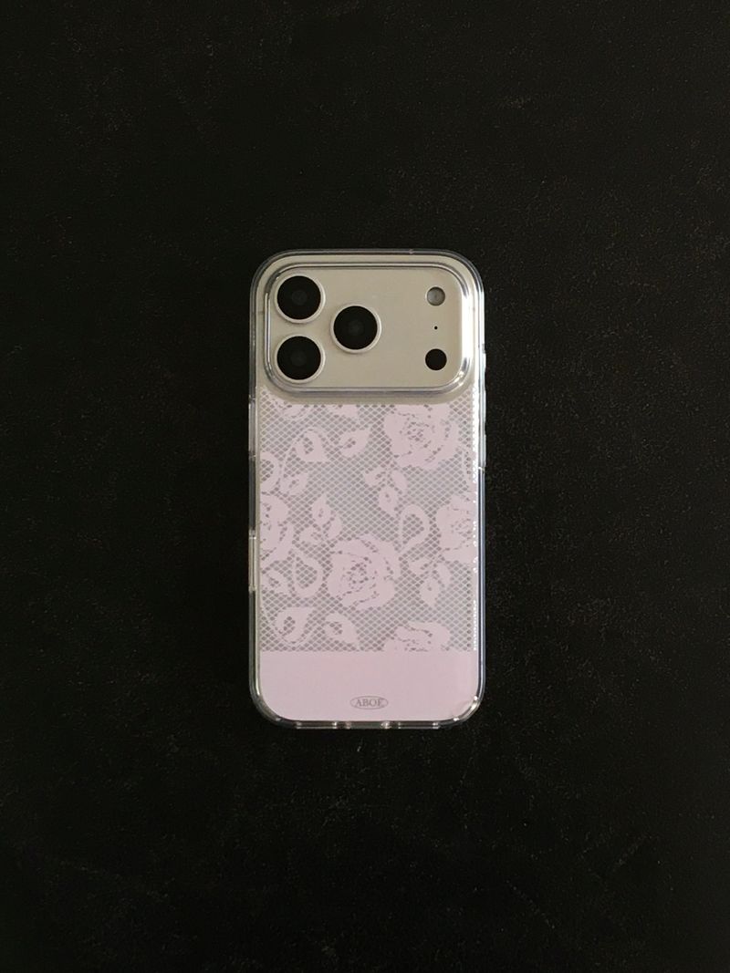 ABOE（アビオエ）の「ローズレースピンクジェリーハードケース（スマホグッズ/小物）」