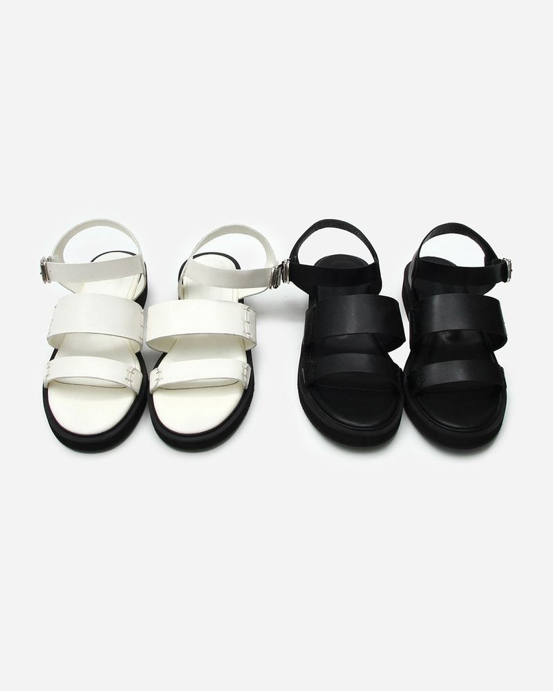 Nubble strap sandals