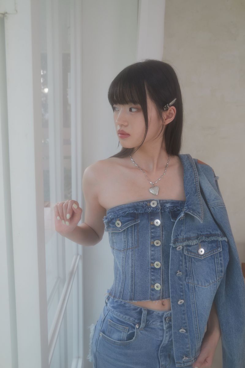DENIM OFF SHOULDER TOP (BLUE)