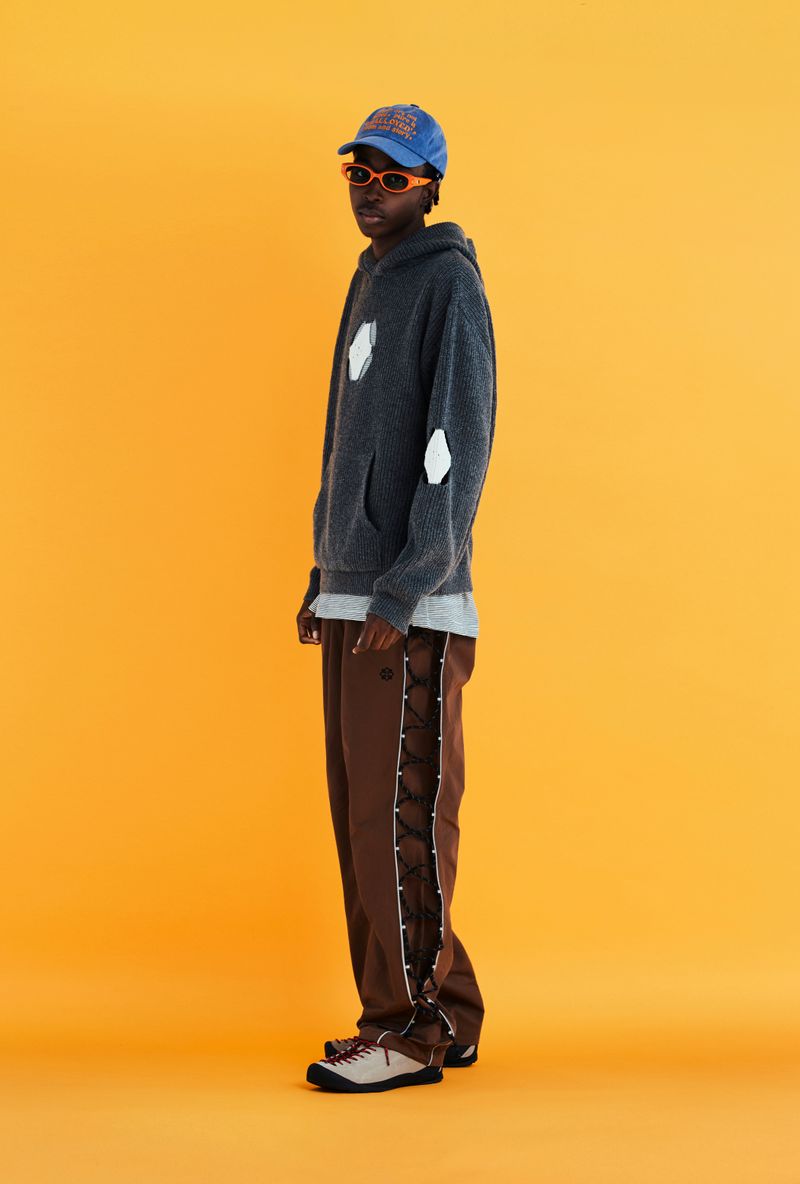 HOLE ARGYLE KNIT HOODIE / CHARCOAL