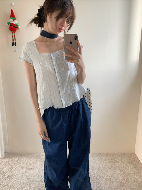 frill edge button blouse