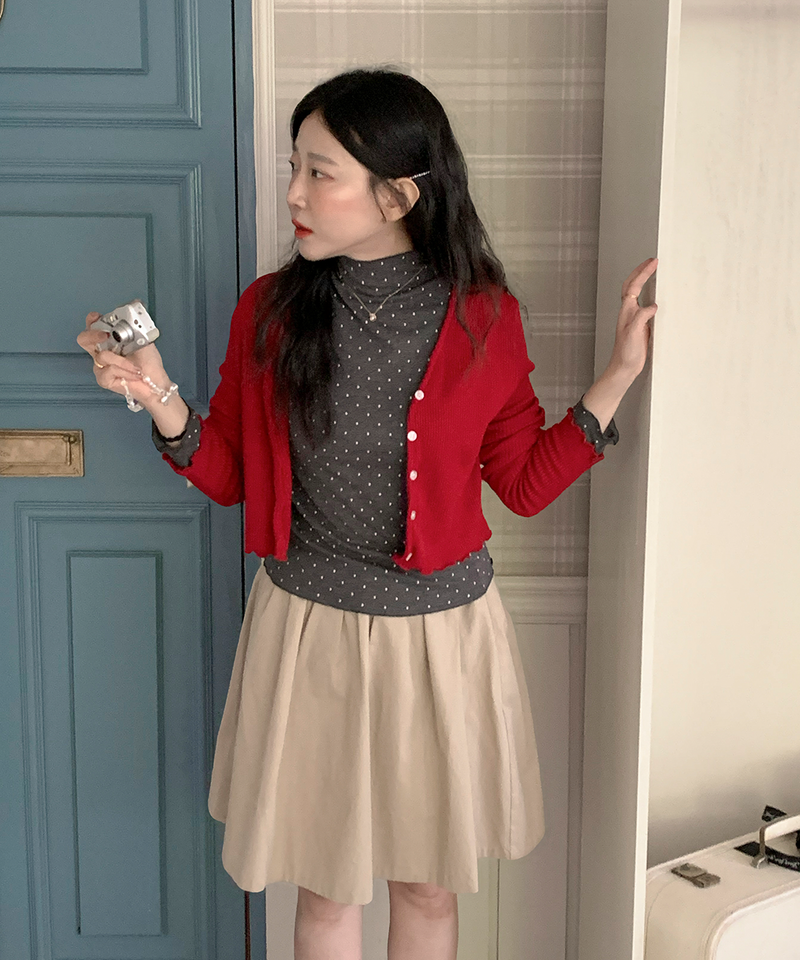 Dot Wave Turtleneck T-Shirt