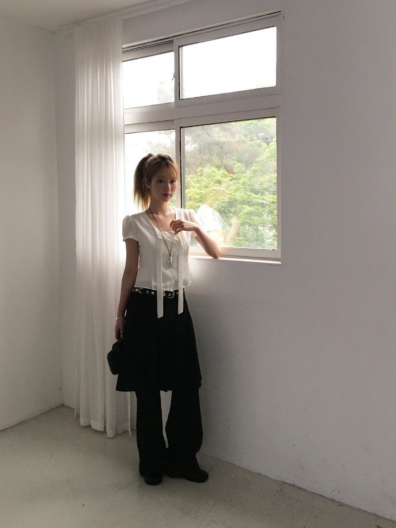 Jacquard tie puff blouse