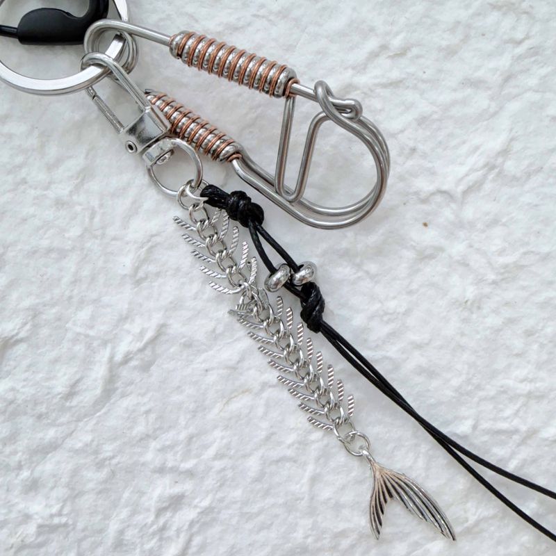 Wire Form Fishbone Charm Keychain
