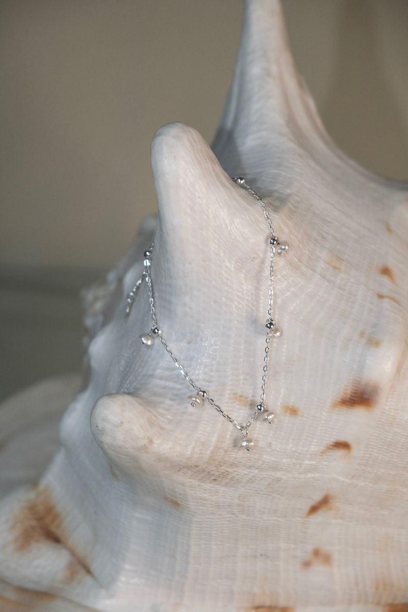 FLOATING PEARL BRACELET
