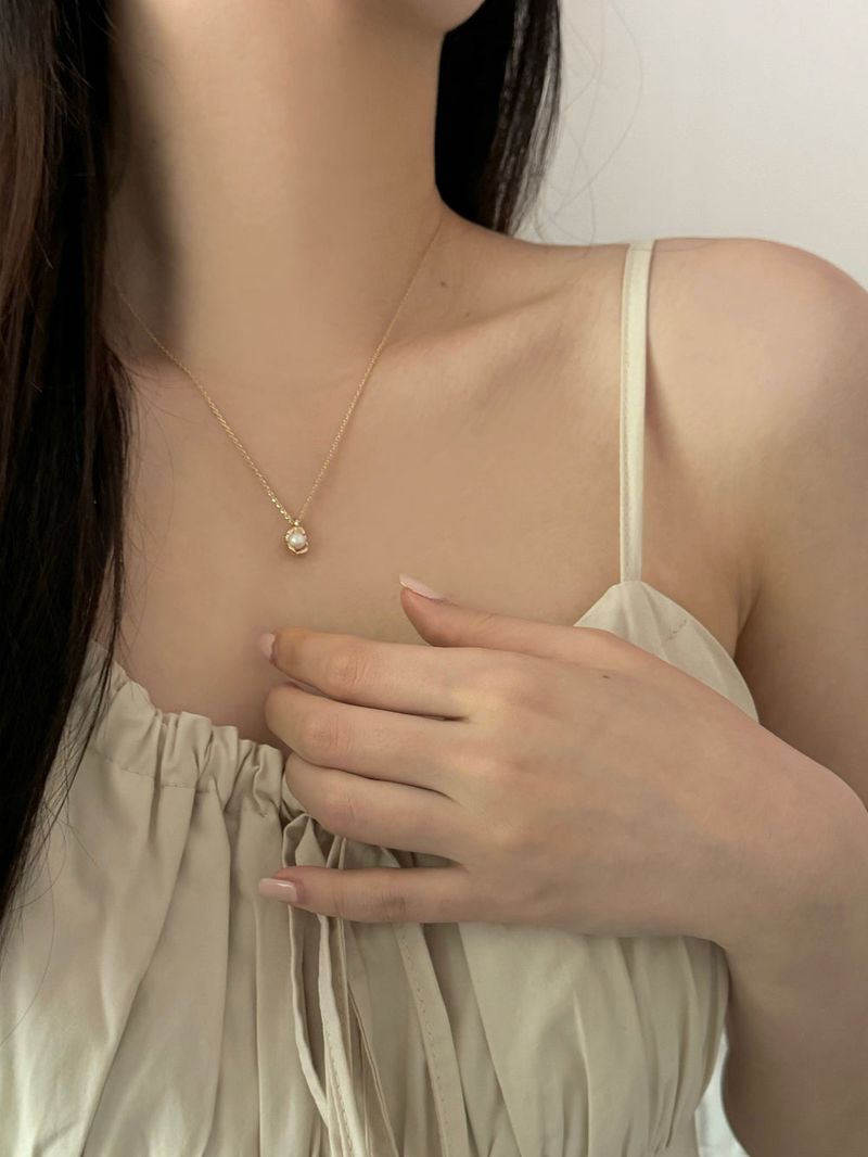 Blingmoon(ブリングムーン)の「イノセントパールシェルネックレス(アクセサリー)」