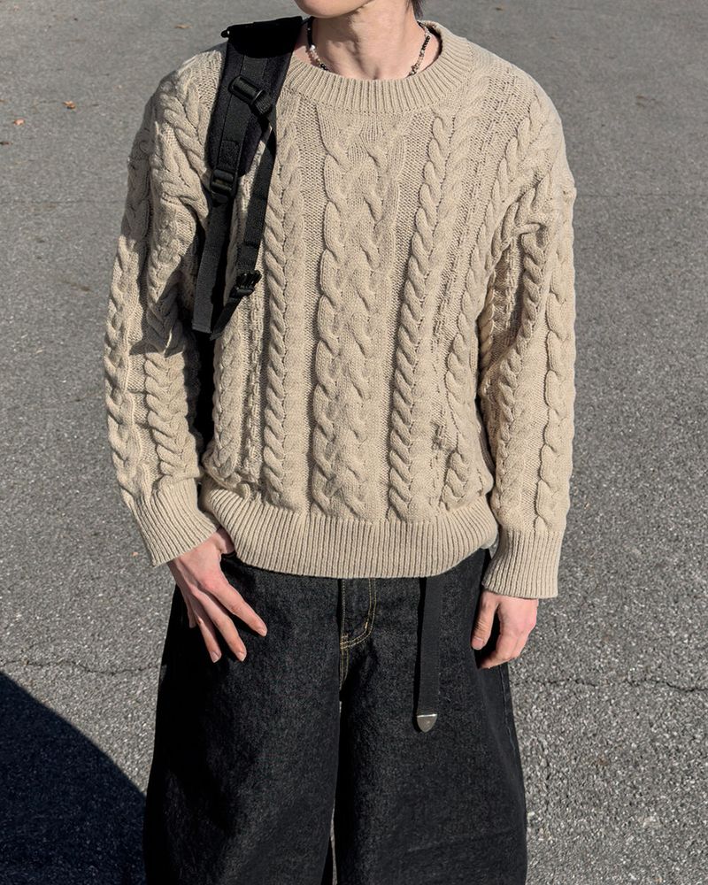 Cabbler Heavy Cable Knit Round Neck