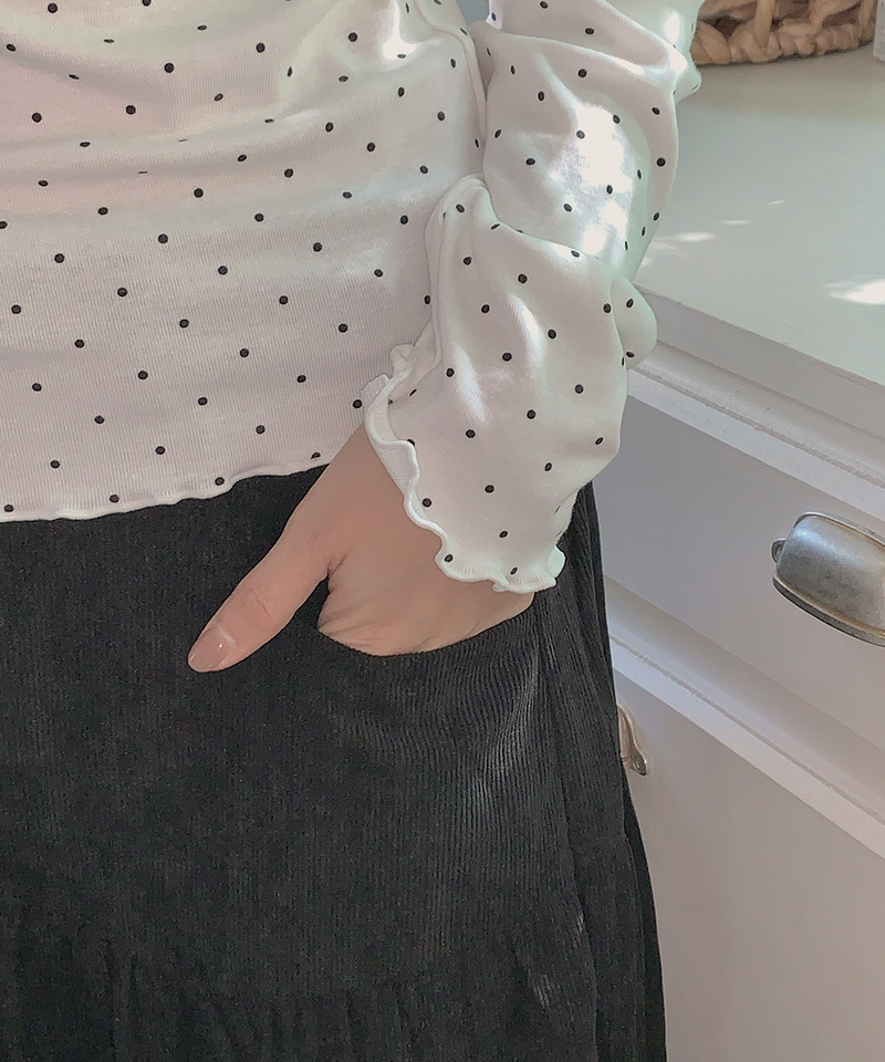 Dot Wave Turtleneck T-Shirt