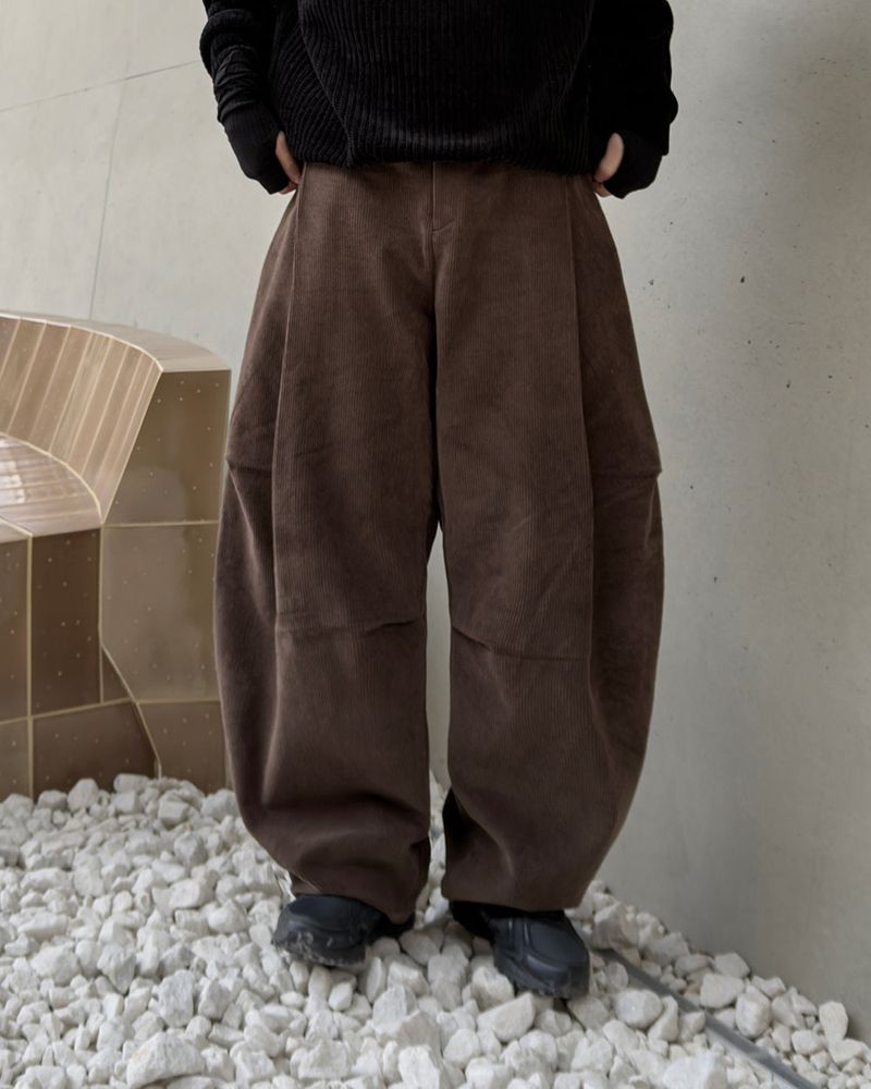 JIIGEUM(ジグム)の「Elve Corduroy Over Curved Pants(Pants)」